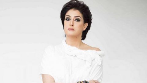 بالفيديو: غادة عبد الرازق تعتذر للجمهور بدموعها