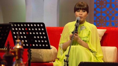 شيرين ترتدى العباءه الخليجيه وتتألق بجلسات وناسه