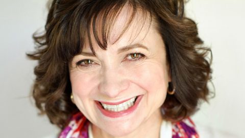 نصائح للحصول على إطلالة مشرقة في عيد الأم