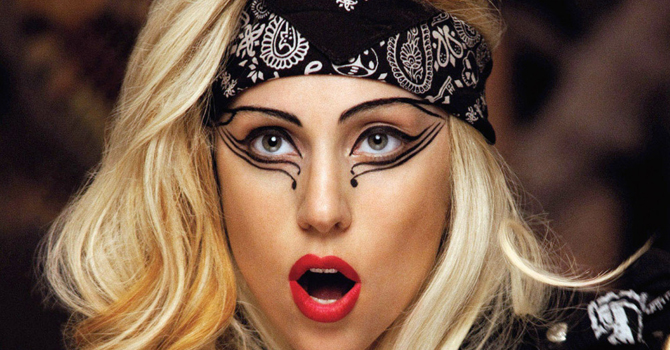 لأول مرة ليدي غاغا بإطلالة محتشمة في دبي