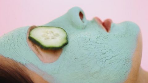 الطحالب الزرقاء تُحيي بشرتك من جديد