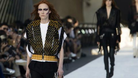 فتيات الساموراي يغزون عرض لويس فيتون كروز 2018