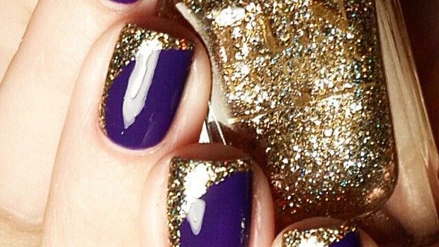 طلاء اظافر ذهبي ميتاليك مع ازرق 2016