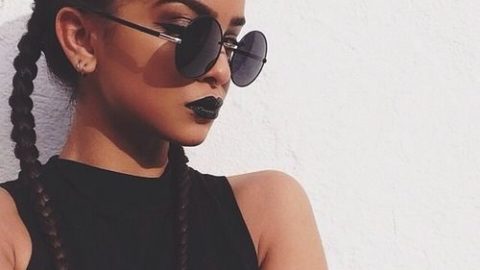 تسريحة الجدائل الفرنسية الهولندية المزدوجة مع احمر شفاه اسود 2016