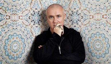 أولى معارض داميان هيرست بالشرق الأوسط