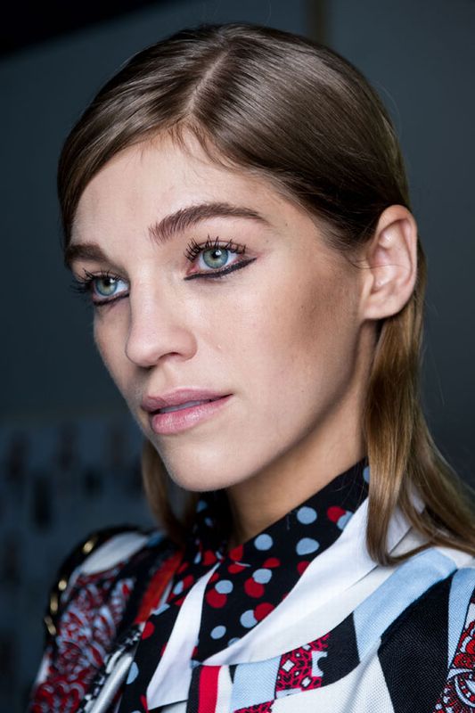 موضة الاي لاينر السفلي ربيع 2015