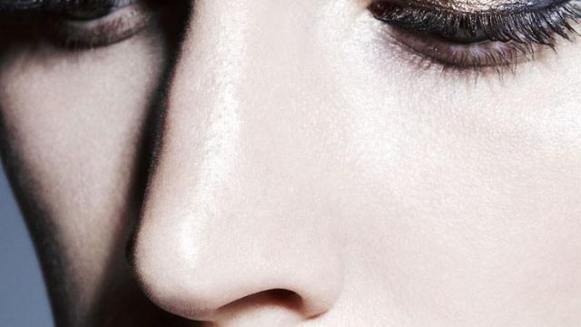 ظلال جفون ميتاليك مع احمر شفاه فوشيا 2015