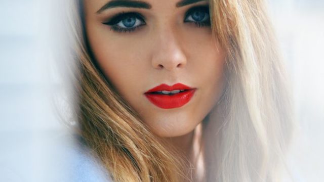 أحمر شفاه برتقالي ربيع 2015