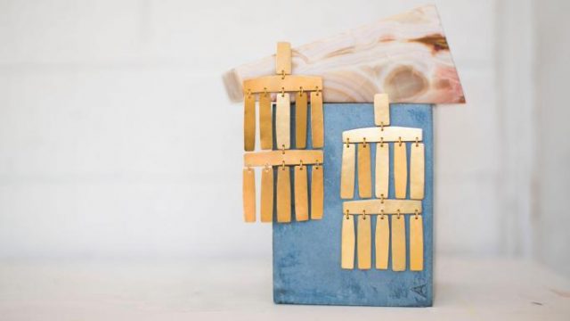 أقراط عصرية تُزين إطلالتك في 2018