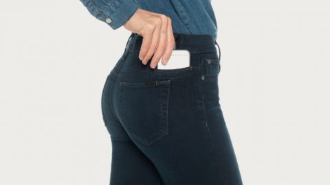 سروال جينز جديد يشحن هاتفكِ الخلوى