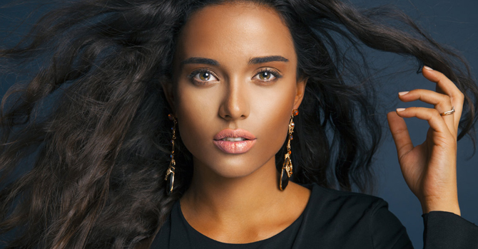 خطوات بسيطة لعمل كونتور للبشرة السمراء