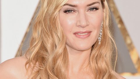 Kate Winslet بتسريحة شعر مموجة طبيعية ومكياج بسيط في حفل الأوسكار 2016