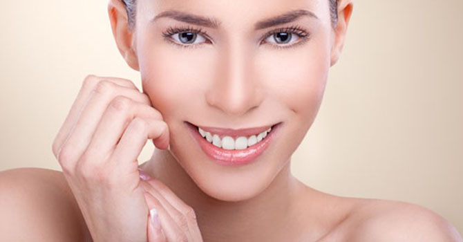 وصفات طبيعية تعيد الحياة لبشرتك قبل العيد