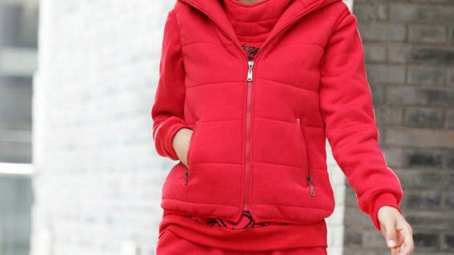 ملابس رياضية للبنات شتاء 2012