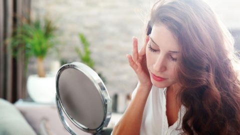 طبيبة بريطانية تكشف عن الحل النهائي لحب الشباب