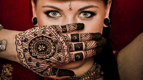 تخلصي من اثار حناء الأظافر بتلك الطريقة