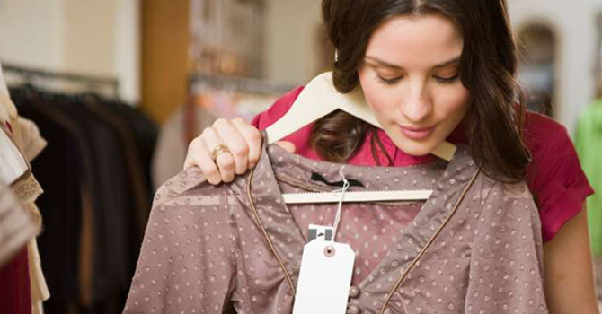 لماذا عليكِ غسيل ملابسكِ الجديدة قبل الارتداء ؟