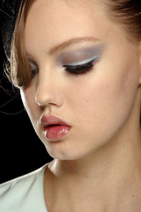 مكياج عيون بظلال ممزوجة مع احمر شفاه شفاف 2016