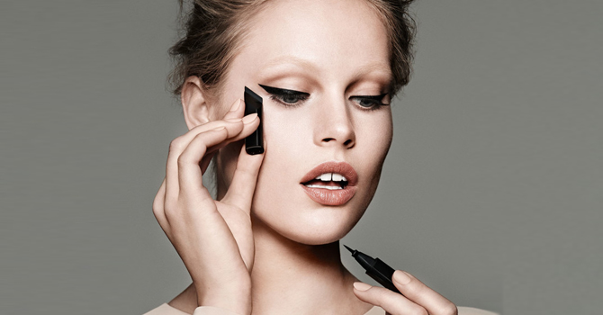 أول قلم أي لاينر بتصميم مخصص لرسم عيون القطة