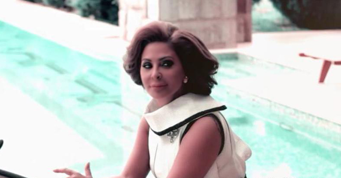 تسريحة شعر إليسا الجديدة تكشف عمرها الحقيقي