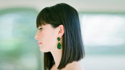 أقراط الزمرد لمظهر فخم في السهرة