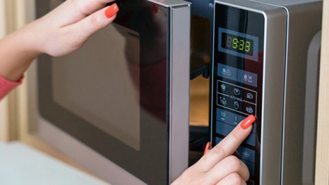 الميكروويف أحدث تقنية لإزالة الشعر من الإبط