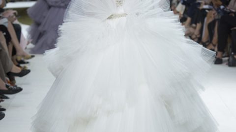 فستان زفاف تل منتفخ من Giambattista Valli هوت كوتور شتاء 2016