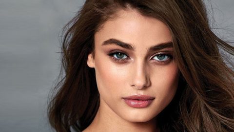 وصفات طبيعية تمنحكِ حواجب كثيفة مواكبة للموضة