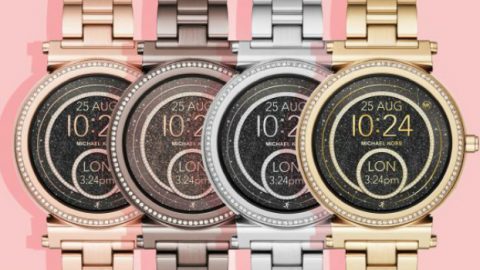 ساعات مايكل كورس الذكية بنظامي آي فون وأندرويد الأن