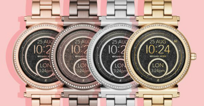 ساعات مايكل كورس الذكية بنظامي آي فون وأندرويد الأن