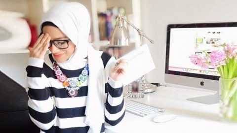 تعلمي طريقة شبابية جديدة لأرتداء الحجاب