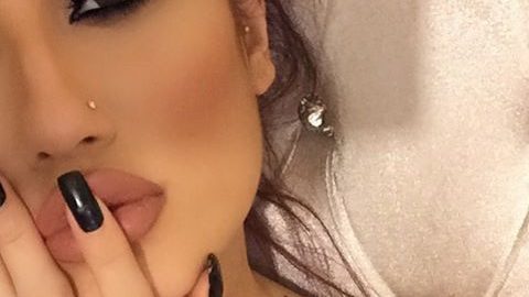 رسمة اي لاينر مجنحة مع ظلال دخانية وحمرة نيود 2016