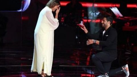 محمد حماقي يقدم خاتم لمتسابقة ذا فويس.. فما السبب؟