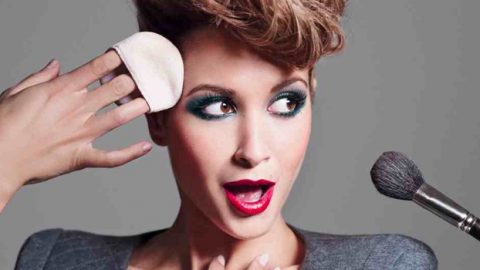 أخطاء مكياج تضيف لعمرك 10 سنوات