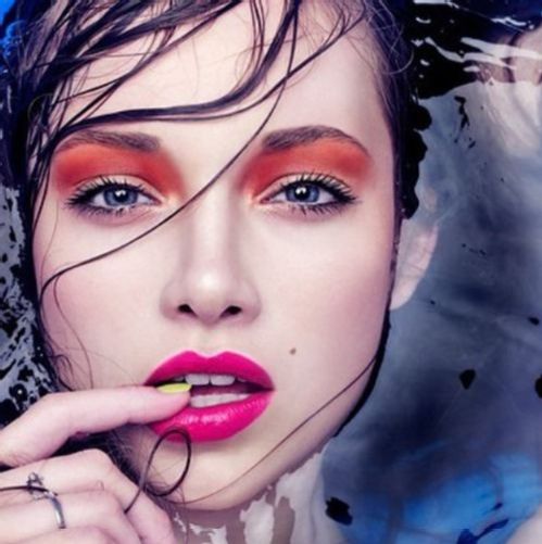 ظلال جفون برتقالي مع أحمر شفاه فوشيا ربيع 2015