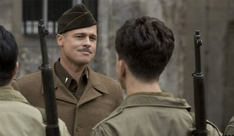 غضب جمهور بريطانيا من فيلم براد بيت الجديد للتصوير بالزي النازي في يوم الذكرى