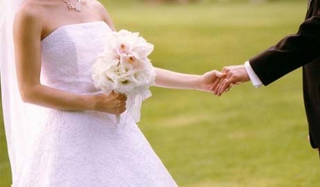 أشياء لا تقال للعروسين