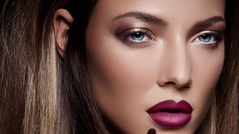 ظلال جفون ميتاليك مع احمر شفاه اومبري 2016