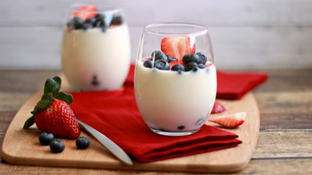 الزبادي يُعالج التوتر والانفعال .. تعرفي على السر