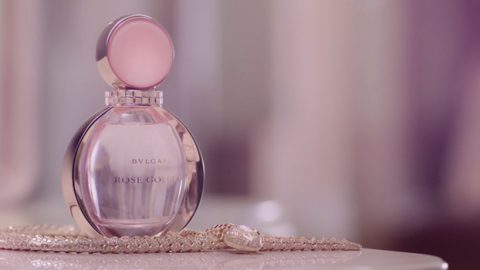 عطر بولغاري 2016 .. شذى مرجاني ببريق المجوهرات