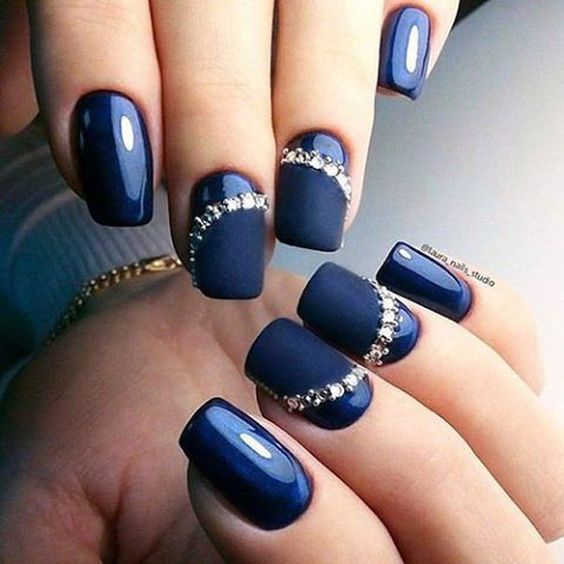 طلاء اظافر ازرق مزين بفصوص لامعة 2016