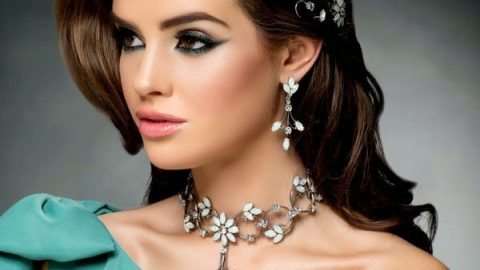 موضة ظلال الجفون المجنح مع احمر شفاه وردي 2015