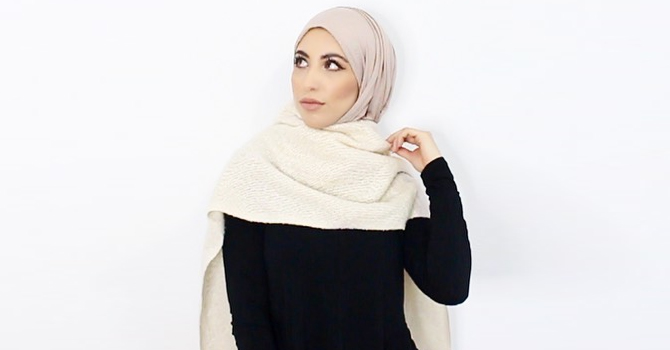 5 طرق جديدة لارتداء الأوشحة هذا الشتاء