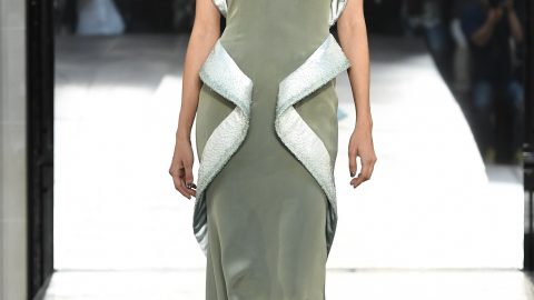 فستان أخضر زيتوني من Alexis Mabille هوت كوتور خريف 2016