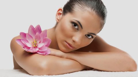 3 وصفات منزلية تمنحكِ بشرة جسم نضرة