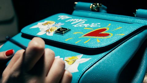 دولشي اند غابانا يمنحكِ حقيبة تحمل توقيعكِ بأبو ظبي !