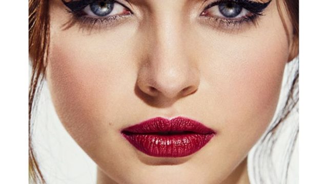 اي لاينر عيون القطة مع احمر شفاه احمر 2015