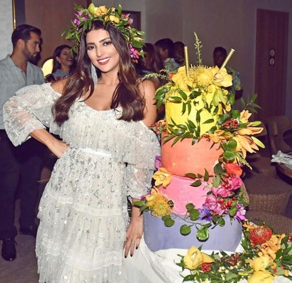 مريم سعيد أميرة في عيد ميلادها وسط الأصدقاء