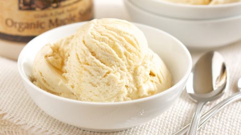 تعلمي طريقة عمل الأيس كريم كالمحترفين