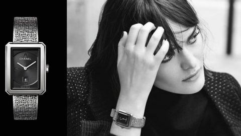 ساعة شانيل الجديدة تزينها نقوش التويد